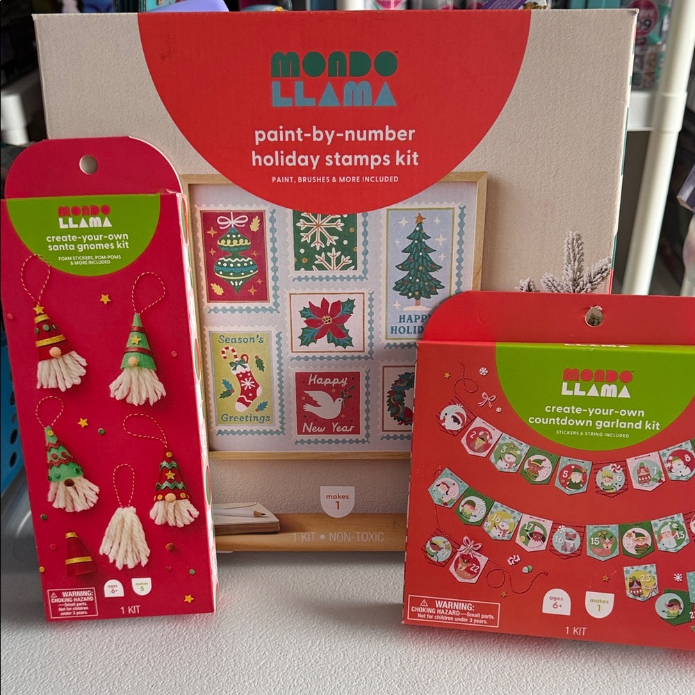 Mondo Llama Holiday Stamps and Craft Kit - Red and Green